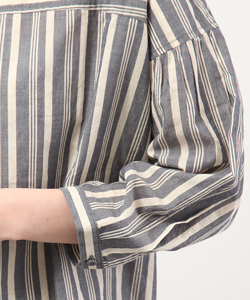 chambre de charme（シャンブルドゥシャーム）の「高密度ストライプ　PO（シャツ/ブラウス・レディース・ホワイト×レッド/ホワイト×ブラック/ホワイト×ネイビー・FREE）」の10枚目の写真