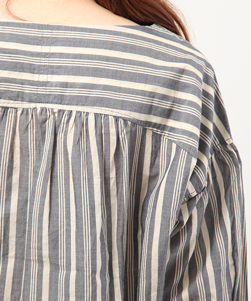 chambre de charme（シャンブルドゥシャーム）の「高密度ストライプ　PO（シャツ/ブラウス・レディース・ホワイト×レッド/ホワイト×ブラック/ホワイト×ネイビー・FREE）」の7枚目の写真