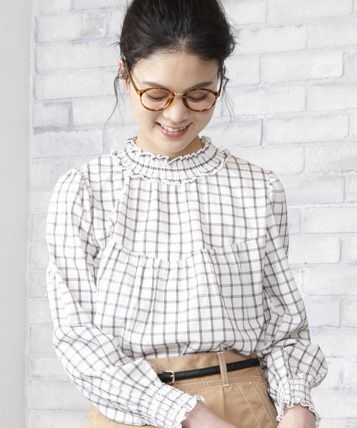 WEGO（ウィゴー）の「WEGO/シャーリングハイネックブラウス（シャツ/ブラウス・レディース・ブラック/ホワイト系その他4/ホワイト系その他2/アイボリー/ドット/ブラック系その他2/オフホワイト・FREE）」の3枚目の写真