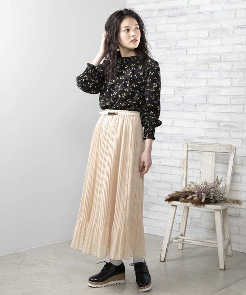 WEGO（ウィゴー）の「WEGO/シャーリングハイネックブラウス（シャツ/ブラウス・レディース・ブラック/ホワイト系その他4/ホワイト系その他2/アイボリー/ドット/ブラック系その他2/オフホワイト・FREE）」の5枚目の写真