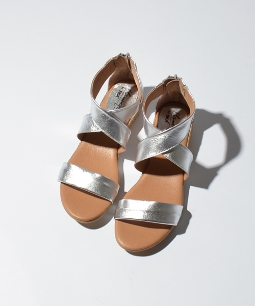 SHIPS（シップス）の「FLAMENQUITAS:スエードクロス ローヒールサンダル◇（サンダル・レディース・ブラック/グレイッシュベージュ/グリーン/オレンジ/ピンク/ベージュ/ネイビー/ゴールド/シルバー/キャメル・37/38/35/36）」の10枚目の写真