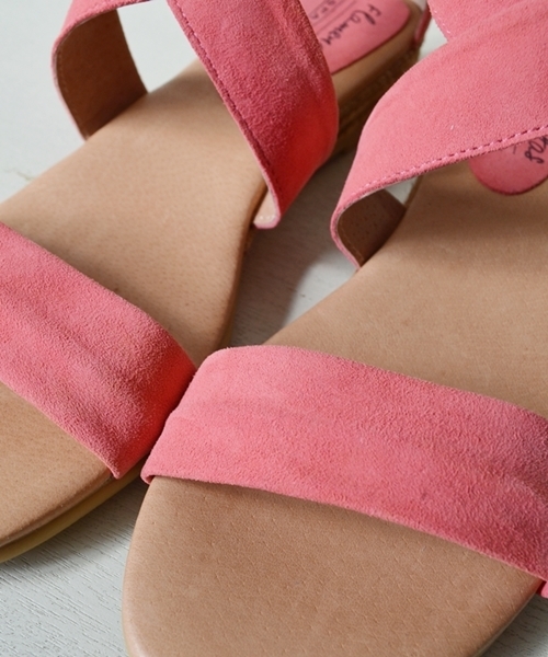 SHIPS for women（シップスフォーウィメン）の「FLAMENQUITAS:スエードクロス ローヒールサンダル◇（サンダル・レディース・ブラック/グレイッシュベージュ/グリーン/オレンジ/ピンク/ベージュ/ネイビー/ゴールド・36/37/38/35）」の22枚目の写真