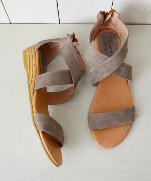 SHIPS for women（シップスフォーウィメン）の「FLAMENQUITAS:スエードクロス ローヒールサンダル◇（サンダル・レディース・ブラック/グレイッシュベージュ/グリーン/オレンジ/ピンク/ベージュ/ネイビー/ゴールド・36/37/38/35）」の17枚目の写真