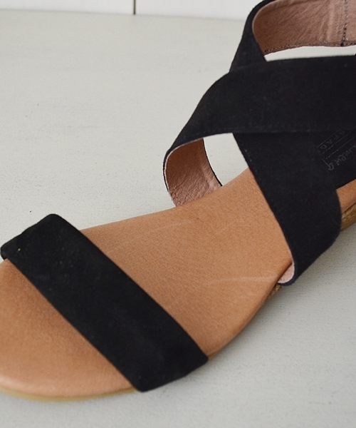 SHIPS for women（シップスフォーウィメン）の「FLAMENQUITAS:スエードクロス ローヒールサンダル◇（サンダル・レディース・ブラック/グレイッシュベージュ/グリーン/オレンジ/ピンク/ベージュ/ネイビー/ゴールド・36/37/38/35）」の12枚目の写真