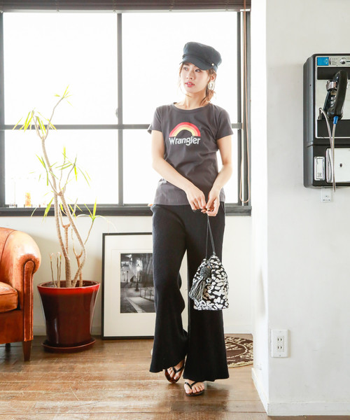 BAYFLOW(ベイフロー)の「パネルトングサンダル(サンダル・レディース・ブラック/ベージュ・SMALL/MEDIUM)」の9枚目の写真