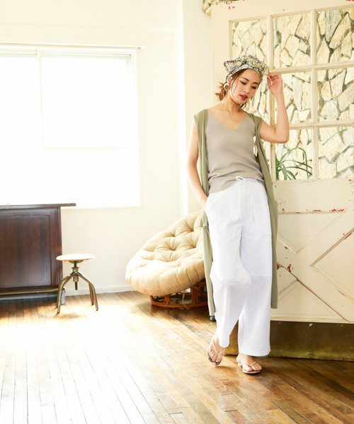 BAYFLOW(ベイフロー)の「パネルトングサンダル(サンダル・レディース・ブラック/ベージュ・SMALL/MEDIUM)」の11枚目の写真