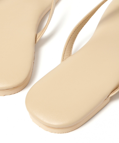 BAYFLOW(ベイフロー)の「パネルトングサンダル(サンダル・レディース・ブラック/ベージュ・SMALL/MEDIUM)」の7枚目の写真