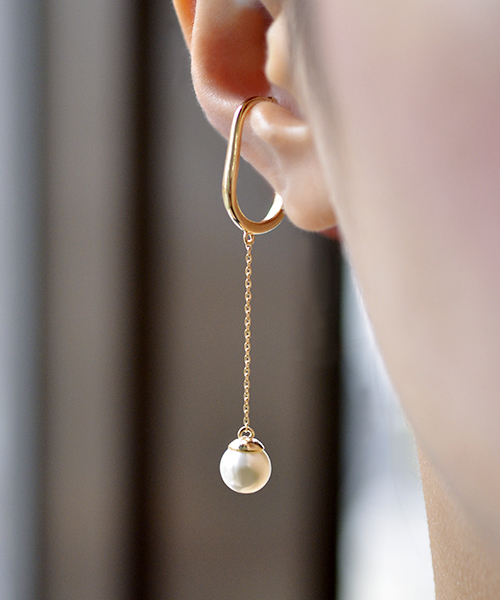 Fun & Daily(ファンアンドデイリー)の「F&D : ドロップパールイヤーカフ(イヤーカフ・レディース・ゴールド/シルバー・FREE)」の4枚目の写真