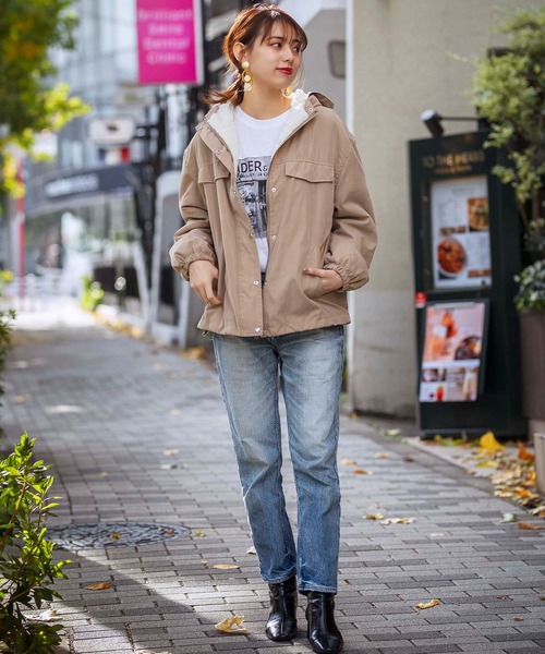 GeeRA（ジーラ）の「リバーシブルボアマウンテンパーカー（マウンテンパーカー・レディース・ベージュ/カーキ・LARGE/X-LARGE/MEDIUM）」の3枚目の写真