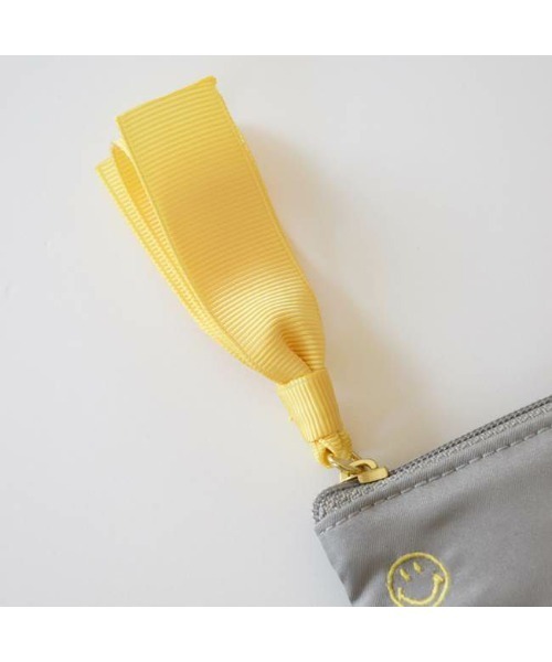 Actually（アクチュアリー）の「プチエンブロイダリー ティッシュポーチ（ポーチ・レディース・グレー/チャコールグレー/ネイビー/グレイッシュベージュ・フリー）」の8枚目の写真