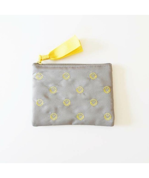 Actually（アクチュアリー）の「プチエンブロイダリー ティッシュポーチ（ポーチ・レディース・グレー/チャコールグレー/ネイビー/グレイッシュベージュ・フリー）」の9枚目の写真