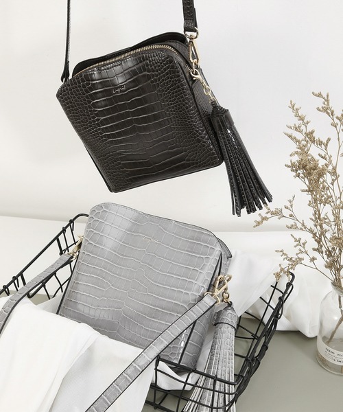 Ungrid（アングリッド）の「【Ungrid/アングリッド】シャイニースモールクロコビッグタッセルショルダーバッグ（ショルダーバッグ・レディース・ブラック/キャメル/ライトグレー/ベージュ系その他/ワイン/ラベンダー/ダークグレー/カーキ/ダークブラウン/ターコイズブルー・FREE）」の11枚目の写真