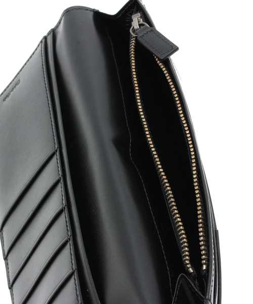 Calvin Klein（カルバン・クライン）の「オンプレパテントレザー長財布（財布・メンズ・ブラック系/ワイン系・F）」の5枚目の写真