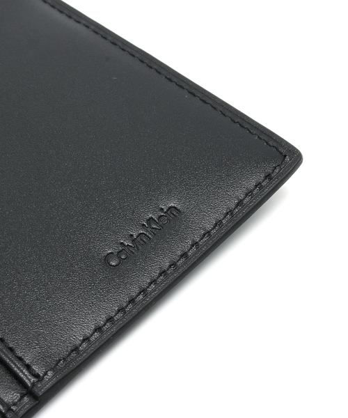 Calvin Klein（カルバン・クライン）の「オンプレパテントレザー長財布（財布・メンズ・ブラック系/ワイン系・F）」の4枚目の写真