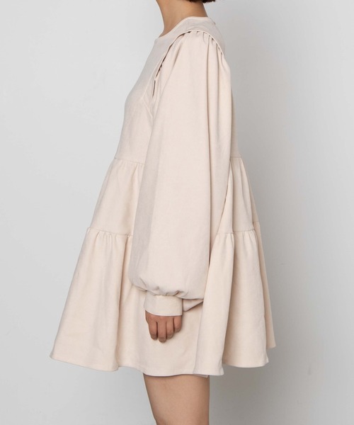 WEGO(ウィゴー)の「WEGO/ティアードチュニックワンピース(ワンピース・レディース・ブラック/アイボリー・FREE)」の4枚目の写真