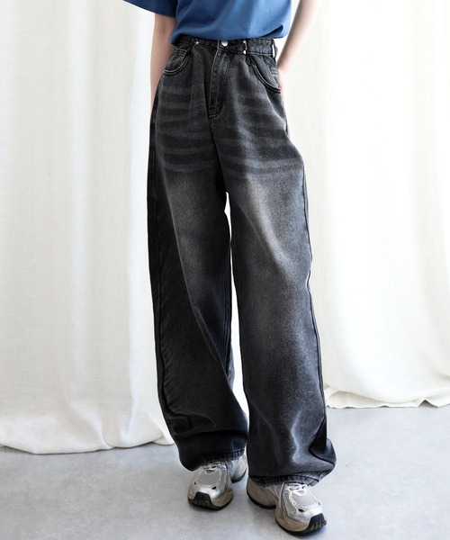 aimoha（アイモハ）の「2WAYデザインジーンズデニム深めのウエストタックハイウエストデニムパンツ（デニムパンツ・レディース・ホワイト/ネイビー/イエロー/ブルー/ピンク/ブラック/ライトブルー/スモークピンク/ブラウン/レッド/グリーン/ベージュ/パープル/ライトグリーン/ダークブルー/ダークグリーン/ダークグレー・X-SMALL/SMALL/MEDIUM/LARGE/X-LARGE）」の3枚目の写真