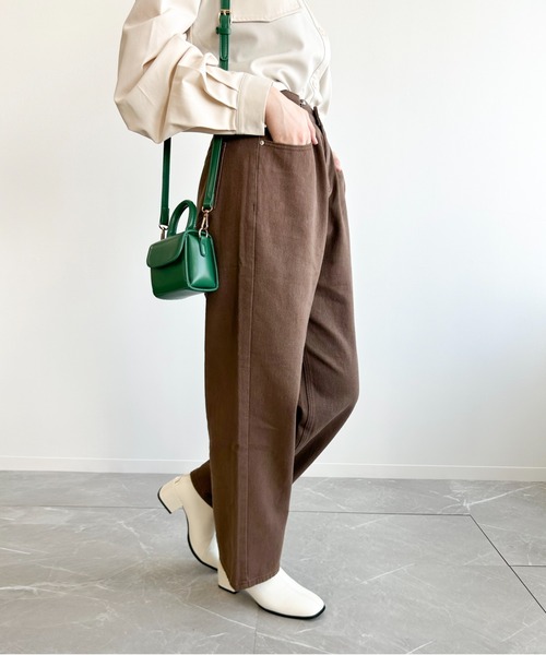 aimoha（アイモハ）の「2WAYデザインジーンズデニム深めのウエストタックハイウエストデニムパンツ（デニムパンツ・レディース・ホワイト/ネイビー/イエロー/ブルー/ピンク/ブラック/ライトブルー/スモークピンク/ブラウン/レッド/グリーン/ベージュ/パープル/ライトグリーン/ダークブルー/ダークグリーン/ダークグレー・X-SMALL/SMALL/MEDIUM/LARGE/X-LARGE）」の20枚目の写真