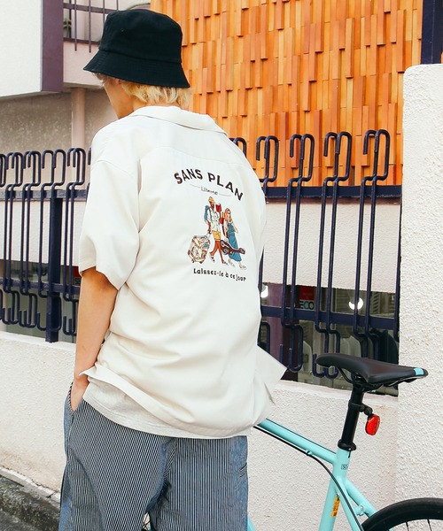 POWER TO THE PEOPLE(パワートゥーザピープル)の「POWER TO THE PEOPLE 刺繍開襟とろみシャツ(シャツ/ブラウス・メンズ・ブラック/パープル/ピンク/オレンジ/ブルー/アイボリー/ミント/ホワイト系その他/ブラック系その他/グリーン系その他/ダークブルー/ホワイト系その他2・LL/S/M/L)」の4枚目の写真