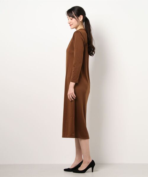 DAYRA(デイラ)の「薄手 ロング丈ワンピース 長袖 無地(ワンピース・レディース・ブラック/グリーン/ネイビー/モカ/ブラウン・XL/M)」の22枚目の写真