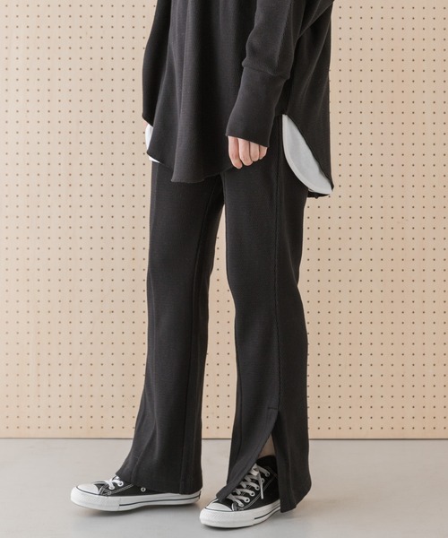 URBAN RESEARCH Sonny Label(アーバンリサーチサニーレーベル)の「サイドスリットハニカムカットパンツ(その他パンツ・レディース・ブラック/オフホワイト/ブルー系その他・FREE)」の3枚目の写真