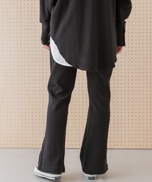 URBAN RESEARCH Sonny Label(アーバンリサーチサニーレーベル)の「サイドスリットハニカムカットパンツ(その他パンツ・レディース・ブラック/オフホワイト/ブルー系その他・FREE)」の17枚目の写真