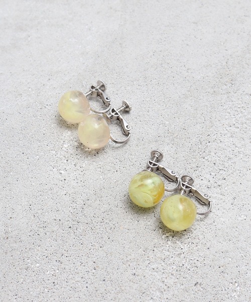 bulle de savon(ビュルデサボン)の「樹脂/貝のつぶつぶ マーブルイヤリング(イヤリング・レディース・イエロー/ピンク・FREE)」の6枚目の写真