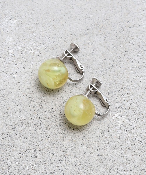 bulle de savon(ビュルデサボン)の「樹脂/貝のつぶつぶ マーブルイヤリング(イヤリング・レディース・イエロー/ピンク・FREE)」の11枚目の写真