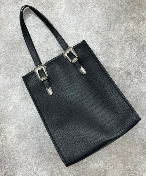 apres jour mignon（アプレジュールミニョン）の「バックルベルトスクエアバッグ 【ZOZOTOWN限定アイテム】（トートバッグ・レディース・ブラック系その他/ダークブラウン/ブラック・ONESIZE）」の2枚目の写真