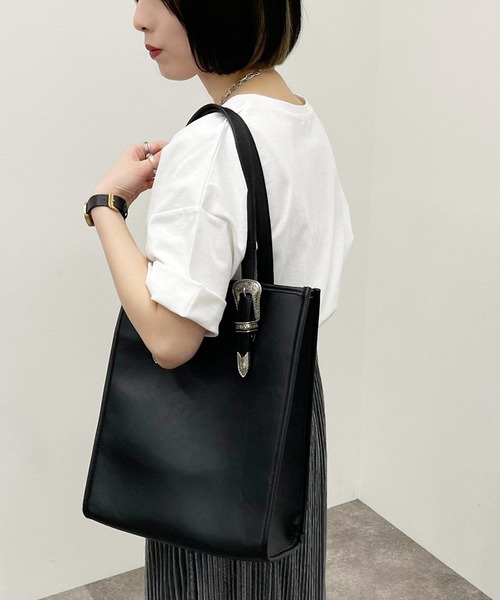 apres jour mignon（アプレジュールミニョン）の「バックルベルトスクエアバッグ 【ZOZOTOWN限定アイテム】（トートバッグ・レディース・ブラック系その他/ダークブラウン/ブラック・ONESIZE）」の4枚目の写真