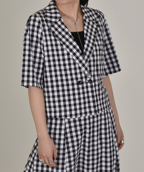 w closet（ダブルクローゼット）の「ギンガムショートジャケット（テーラードジャケット・レディース・レンガ/ブラック・FREE）」の7枚目の写真