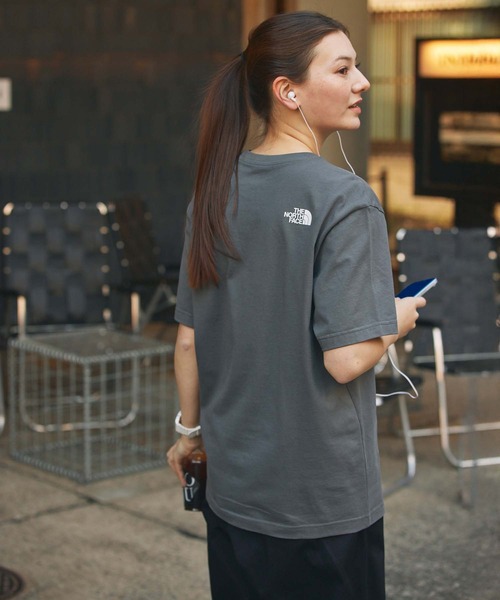 THE NORTH FACE（ザノースフェイス）の「【THE NORTH FACE / ザ・ノースフェイス】半袖 Tシャツ DAILY LOGO S/S TEE（Tシャツ/カットソー・メンズ・ホワイト/ライトグレー/ブラック/ダークネイビー/ライトベージュ/アイボリー/グレー/ライトブラウン/グレー系/ライラック/チャコールグレー/ピンク・M/L/XL/XXL/S）」の13枚目の写真
