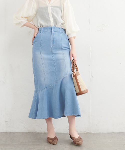 natural couture（ナチュラルクチュール）の「【WEB限定】アシメフレアデニムスカート（デニムスカート・レディース・オフホワイト/ブラウン/ブルー/インディゴブルー・FREE）」の4枚目の写真