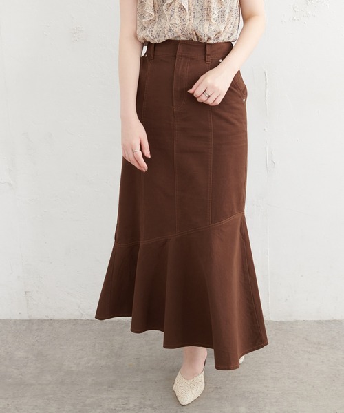 natural couture（ナチュラルクチュール）の「【WEB限定】アシメフレアデニムスカート（デニムスカート・レディース・オフホワイト/ブラウン/ブルー/インディゴブルー・FREE）」の14枚目の写真