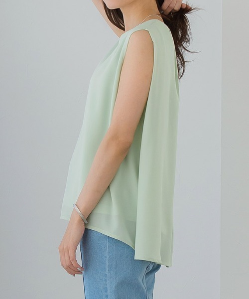 Pierrot（ピエロ）の「Aラインノースリーブブラウス（シャツ/ブラウス・レディース・ブラック/グレー/オフホワイト/ミント・M/L）」の17枚目の写真