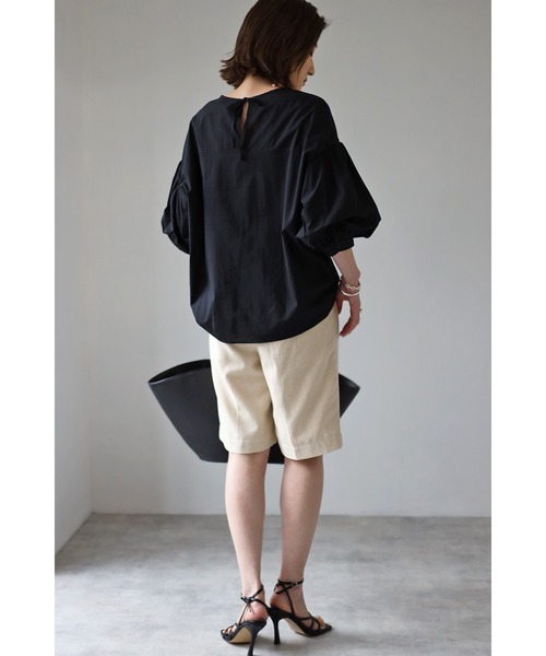 Bonjour Sagan（ボンジュールサガン）の「バルーンスリーブチュニック（チュニック・レディース・ブラック/オフホワイト/ブルー・FREE）」の7枚目の写真