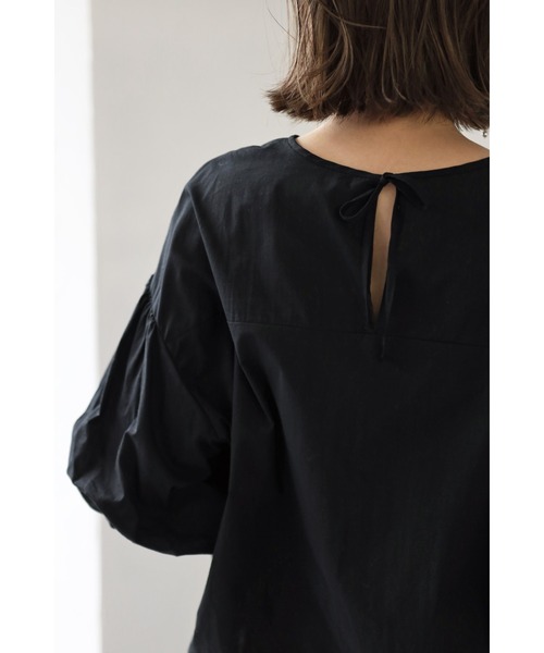 Bonjour Sagan（ボンジュールサガン）の「バルーンスリーブチュニック（チュニック・レディース・ブラック/オフホワイト/ブルー・FREE）」の9枚目の写真