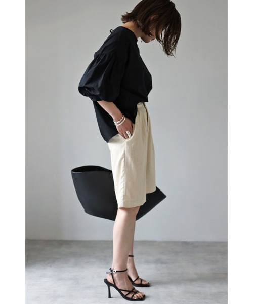 Bonjour Sagan（ボンジュールサガン）の「バルーンスリーブチュニック（チュニック・レディース・ブラック/オフホワイト/ブルー・FREE）」の6枚目の写真