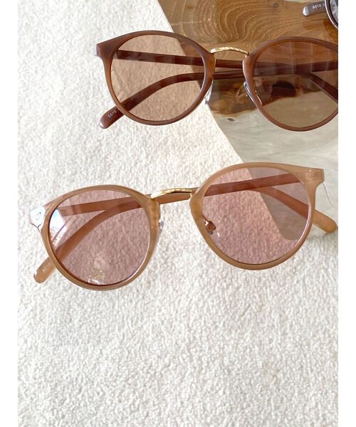 Ungrid（アングリッド）の「メタルブリッジサングラス（サングラス・レディース・グレー/ブラウン/ベージュ・FREE）」の5枚目の写真