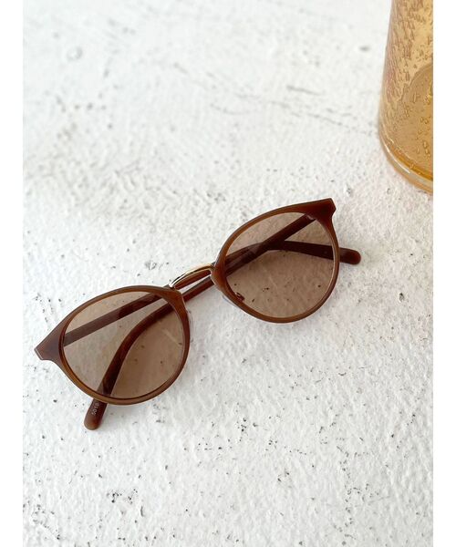 Ungrid（アングリッド）の「メタルブリッジサングラス（サングラス・レディース・グレー/ブラウン/ベージュ・FREE）」の4枚目の写真