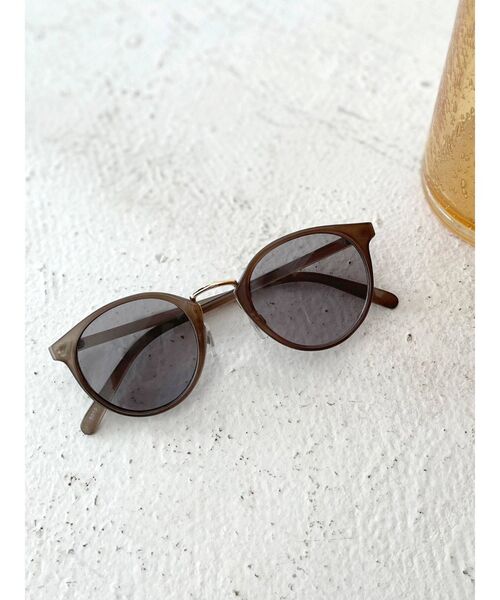 Ungrid（アングリッド）の「メタルブリッジサングラス（サングラス・レディース・グレー/ブラウン/ベージュ・FREE）」の6枚目の写真