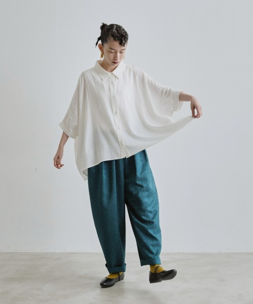 manana suerte（マニャーナスエルテ）の「ポンチョシャツ（シャツ/ブラウス・レディース・ブラック/オフホワイト・FREE）」の13枚目の写真