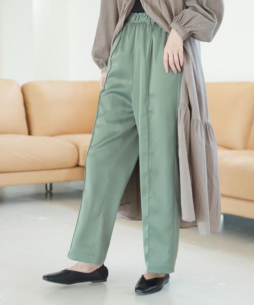 LAKOLE（ラコレ）の「ストレッチサテンピンタックパンツ / 218826（その他パンツ・レディース・ブラック/ライトグリーン/モカ/ナチュラル/イエローゴールド・SMALL/MEDIUM）」の4枚目の写真