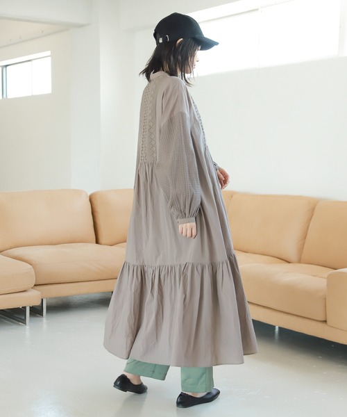 LAKOLE（ラコレ）の「ストレッチサテンピンタックパンツ / 218826（その他パンツ・レディース・ブラック/ライトグリーン/モカ/ナチュラル/イエローゴールド・SMALL/MEDIUM）」の11枚目の写真