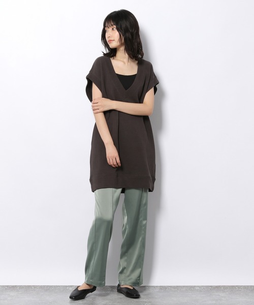 LAKOLE（ラコレ）の「ストレッチサテンピンタックパンツ / 218826（その他パンツ・レディース・ブラック/ライトグリーン/モカ/ナチュラル/イエローゴールド・SMALL/MEDIUM）」の17枚目の写真