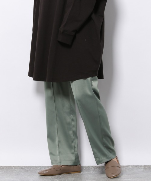 LAKOLE（ラコレ）の「ストレッチサテンピンタックパンツ / 218826（その他パンツ・レディース・ブラック/ライトグリーン/モカ/ナチュラル/イエローゴールド・SMALL/MEDIUM）」の22枚目の写真