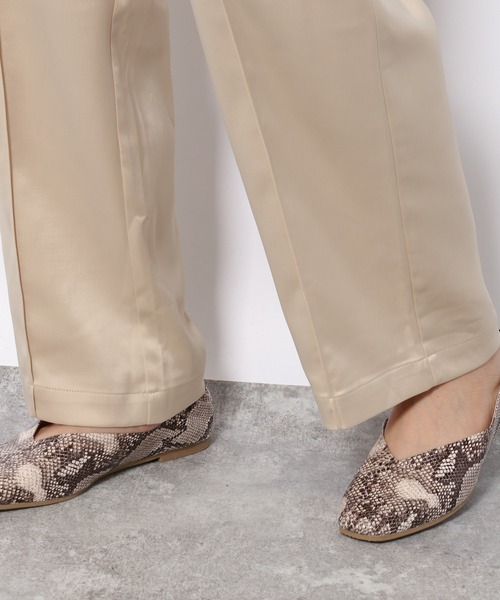 LAKOLE（ラコレ）の「ストレッチサテンピンタックパンツ / 218826（その他パンツ・レディース・ブラック/ライトグリーン/モカ/ナチュラル/イエローゴールド・SMALL/MEDIUM）」の9枚目の写真