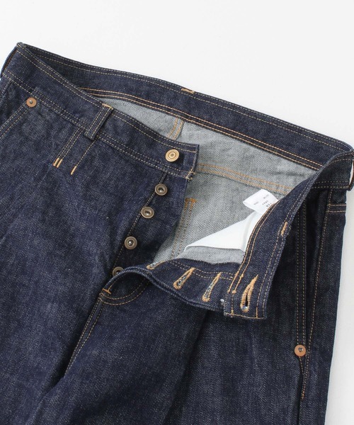 RICE NINE TEN（ライスナインテン）の「RICE NINE TEN　RED SELVAGE TUCK JEANS（デニムパンツ・メンズ・インディゴブルー・2/1）」の4枚目の写真