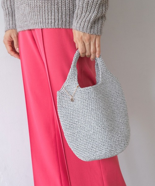 LEPSIM（レプシィム）の「メタリックミニマルシェＢＡＧ　236069（ハンドバッグ・レディース・ブラック/ダークブラウン/シルバー/グリーン/ゴールド・ONE SIZE）」の4枚目の写真