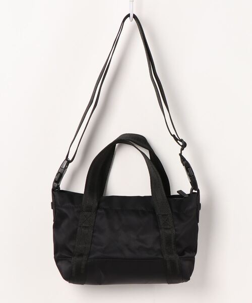 HUNTER(ハンター)の「《HUNTER》NYLON TOPCLIP TOTE MINI(トートバッグ・メンズ・ダークオリーブ/ブラック/ピンク/イエロー/ネイビー/ブラック×レッド/ホワイト×ブラック/ブラック系その他・フリー)」の12枚目の写真
