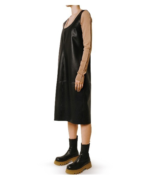 LE CIEL BLEU(ルシェルブルー)の「High Gauge Scoop Neck KNIT(ニット/セーター・レディース・ブラック/ベージュ/オフホワイト/ライトグリーン・36)」の20枚目の写真